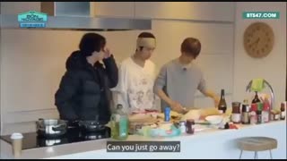 وقتی کوکی مزاحم آشپزی ویمین میشه...