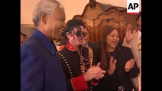 حضور مایکل جکسون در تولد نلسون ماندلا دوست صمیمی مایکل♡♡