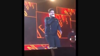 اجرای آهنگ بهنام بانی توسط آرون افشار