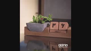 هدیه تبلیغاتی | تقویم  چوبی با گلدان بتنی