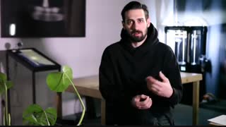 صد تکه خروجی از چیدمان تعاملی «کال» اثر علی فی