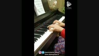 اجرای آهنگ قوبانین آغ آلماسی