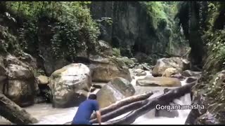 در یک روز بارانی به تنگه دار نروید