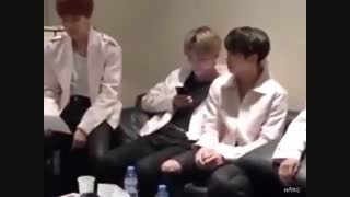 این داستان:تهیونگی که خودشو با خرگوشش سرگرم میکنه...♡ (taekook/vkook/bts/تهکوک/ویکوک/بی تی اس)