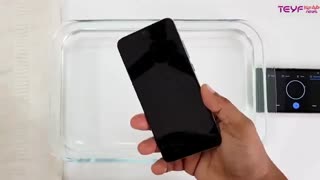 آزمایش مقاومت گوشی شیائومی Mi A3 در برابر نفوذ آب