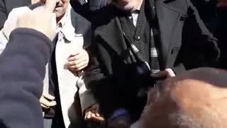 دکتر احمدینژاد در راهپیمایی ۲۲ بهمن: دعا کنید همه هدایت شوند
