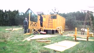 چطوردر 4 ساعت  یک کلبه چوبی بسازیم