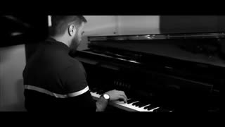 آهنگ بسیار احساسی Biri gideni mi var از سیمگه و سینان آکچیل