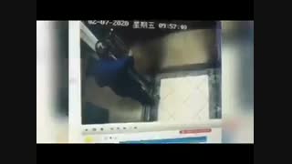 پخش بیماری کرونا به وسیله افرادی مشکوک