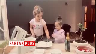 سرگرمی دخترهای "رضا صادقی خواننده‌ی معروف" در خانه!