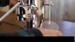 قهوه ای دلنشین با دستگاه لاپاونی رومانتیک