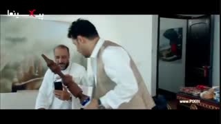 فیلم سینمایی چهار انگشت ، آماده شدن حاج احد برای عبادت در کامبوج