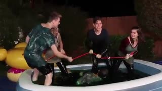 استخر اسلایم  . کولینز کی - دیون کی و دوستان. حتما ببینید.