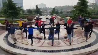 Aylan Group Energitic Dance in Ab o Atash Park - رقص پرانرژی گروه آیلان در پارک آب و اتش تهران